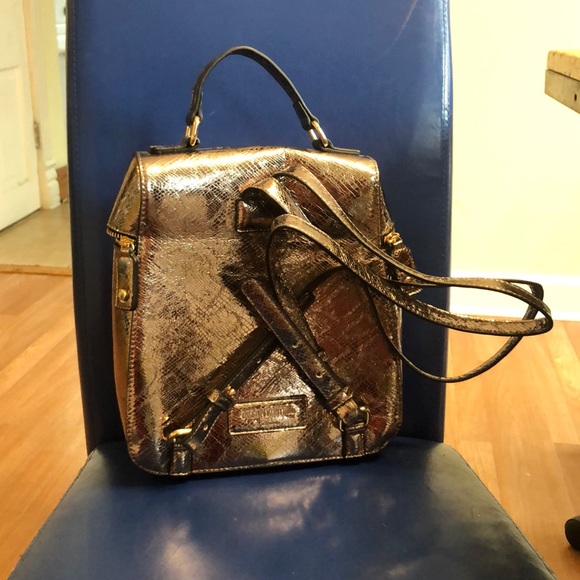 Backpack - Picture 2 of 3